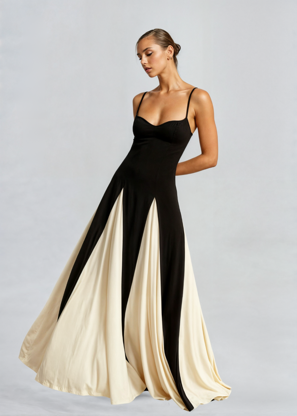Salem - Women’s elegant maxi dress with flowing design