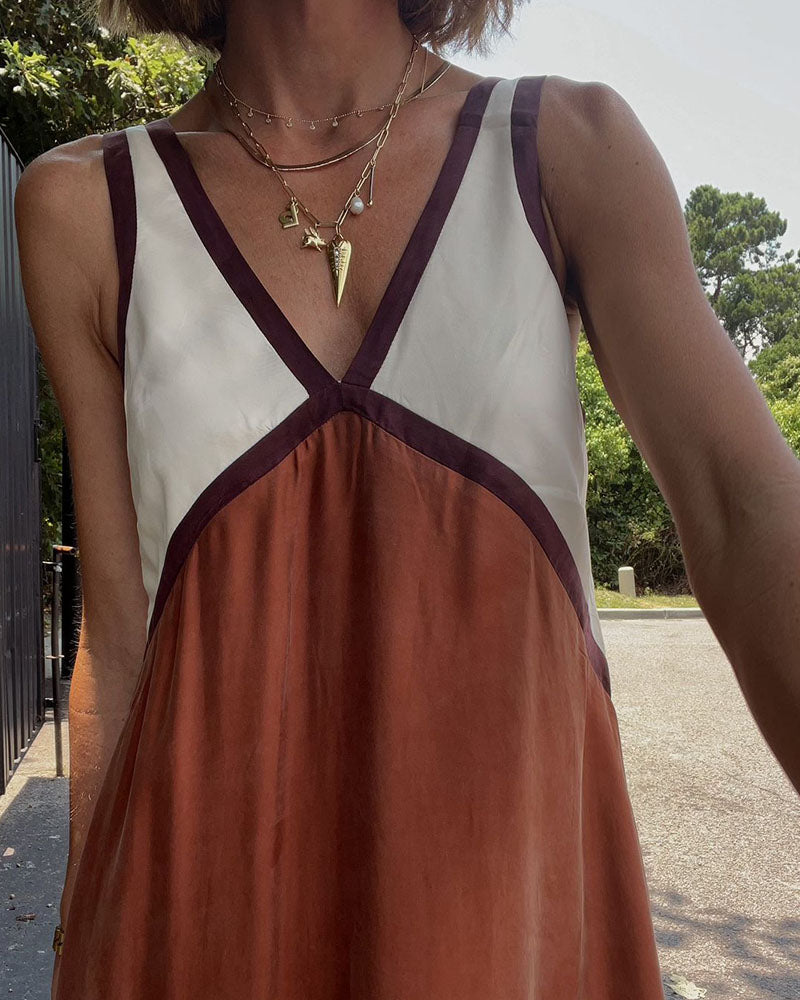 Sandy - Women’s chic v-neck dress with contrasting colors