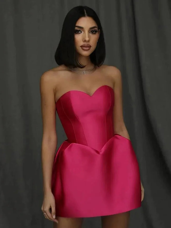 Lakelynn strapless mini dress in rose red with balloon skirt, made of soft and breathable fabric, ideal for a chic and…