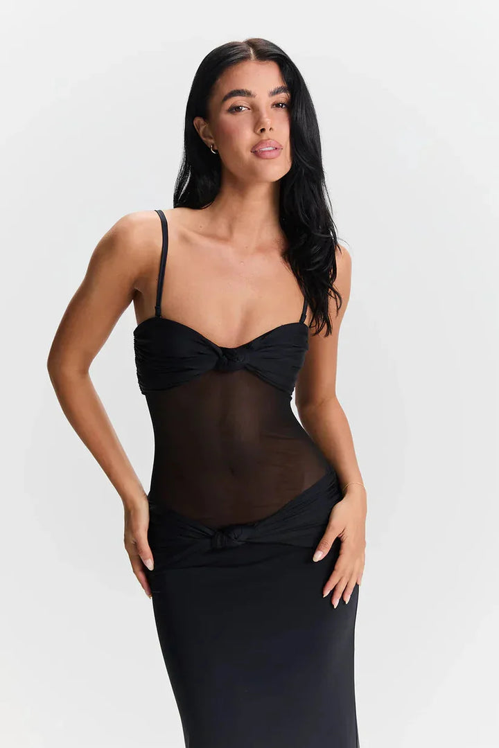 Giavonna dress: Chic strapless maxi with versatile design in soft fabric, perfect for any occasion from casual to formal events.