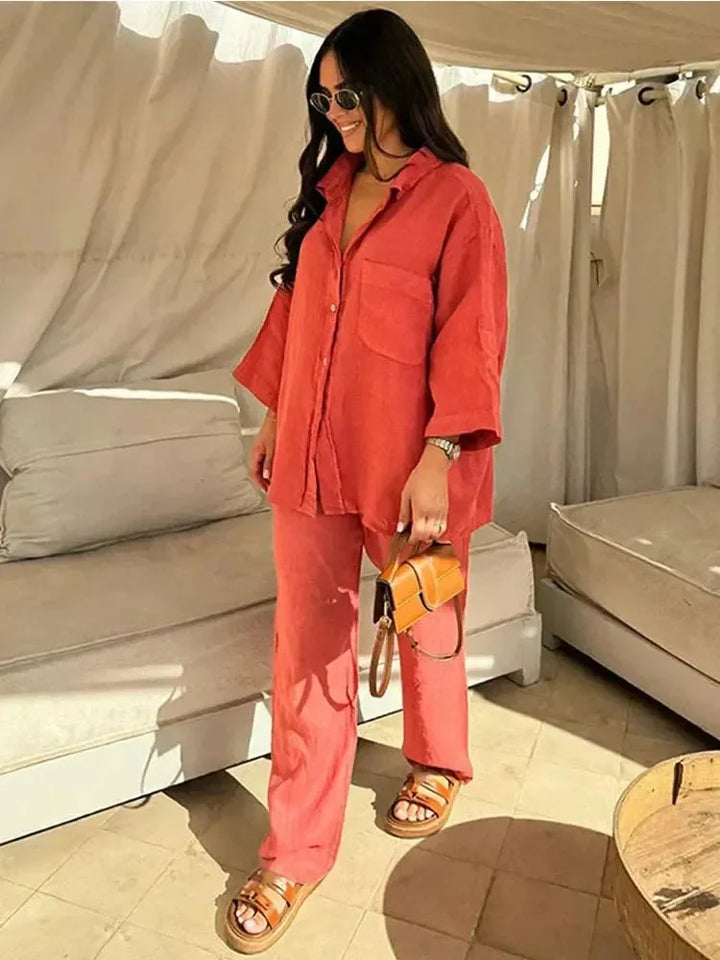 Elva two-piece set in comfortable fabric with versatile design, perfect for everyday wear.