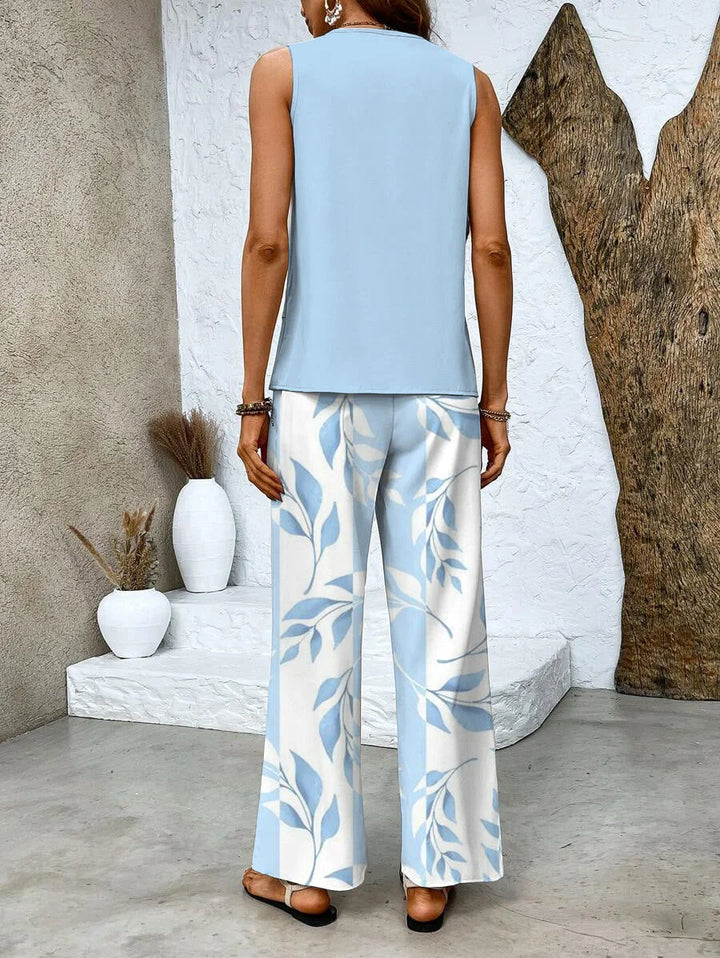 Sleeveless top with printed pants set in soft cotton blend fabric with a Avanna floral print design.