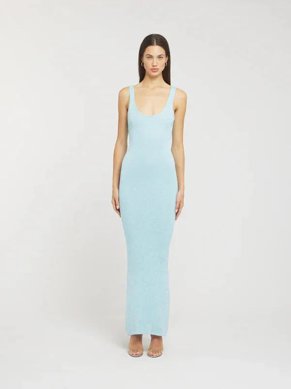 Sleeveless icy blue maxi dress, fitted design in a soft and flowing fabric, perfect for a casual yet sophisticated look.