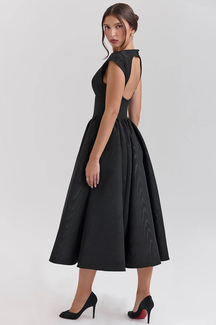 Brianna mid-length dress with sculpted bodice in soft floral fabric - perfect for a charming and elegant look.