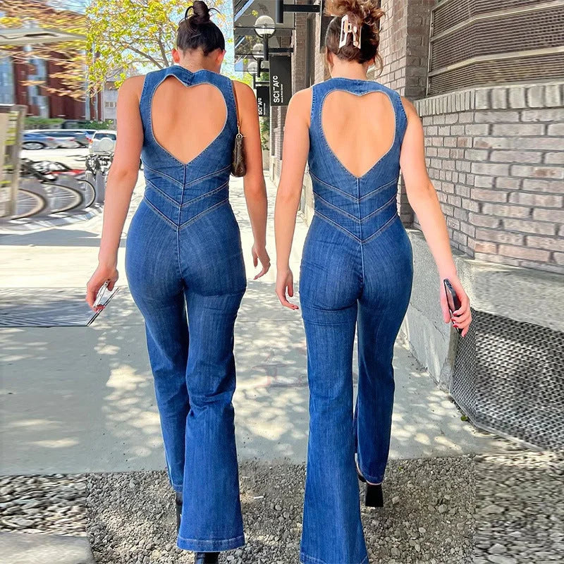 Sleeveless blue denim jumpsuit with zipper, perfect for a casual-chic look. Great for everyday wear, made with durable denim…